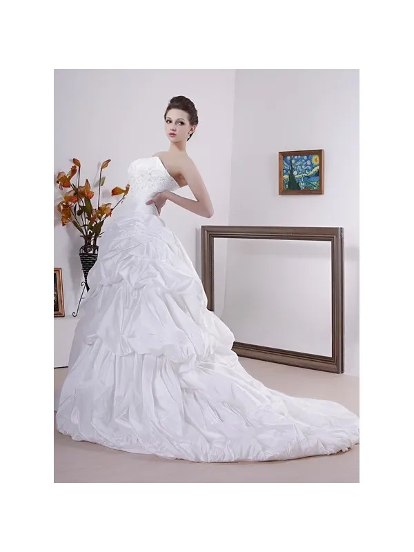 Abito da sposa a meringa in taffetta drappeggiato online