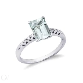 Anello in oro bianco 18k con acquamarina e diamanti sul gambo