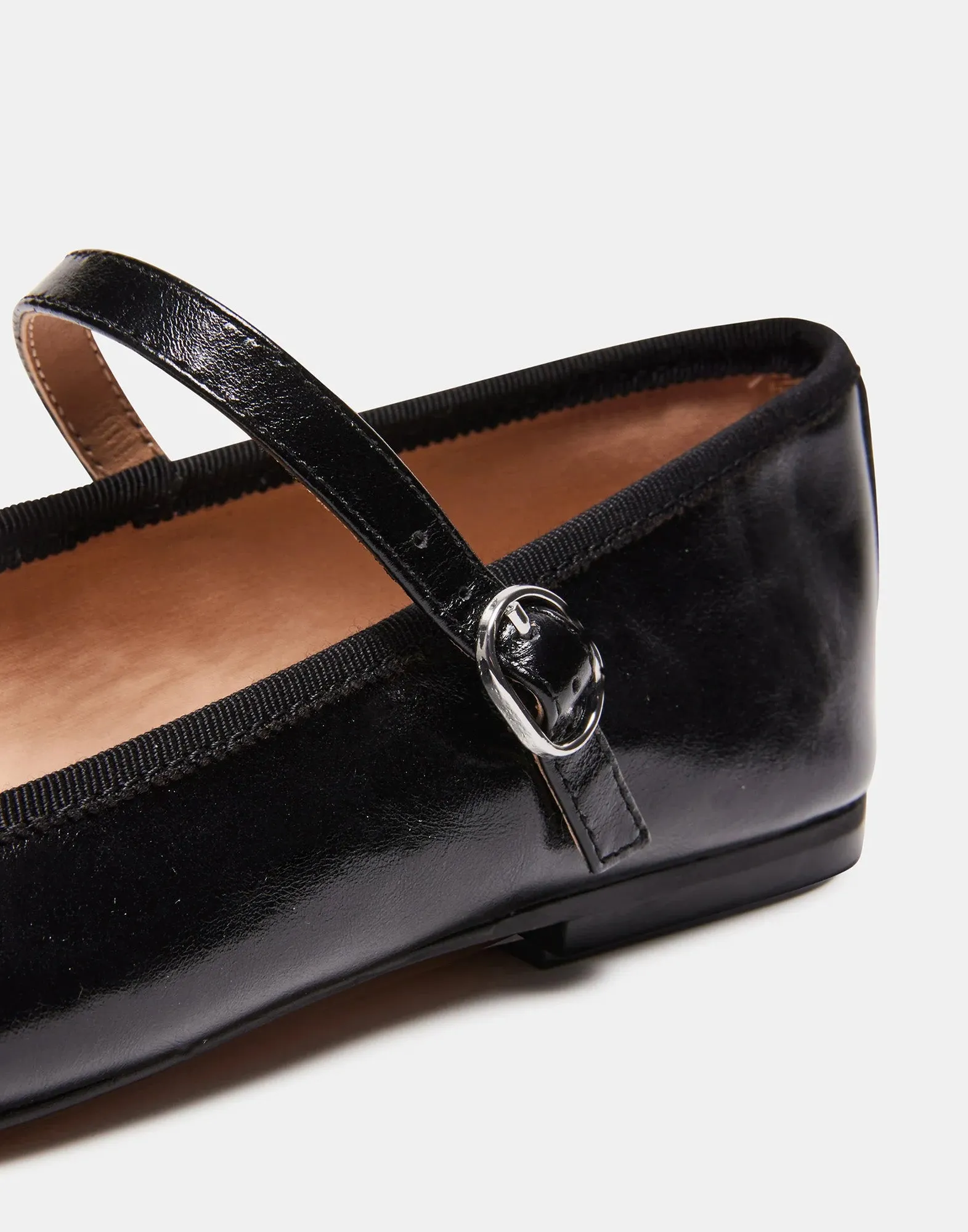 STEVE MADDEN Ballerine Vinetta in Black Leather