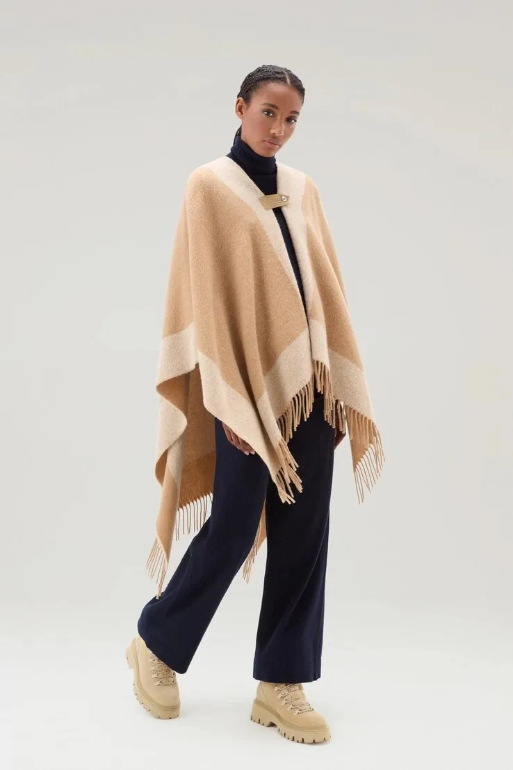 WOOLRICH Mantella in misto lana con dettagli a contrasto